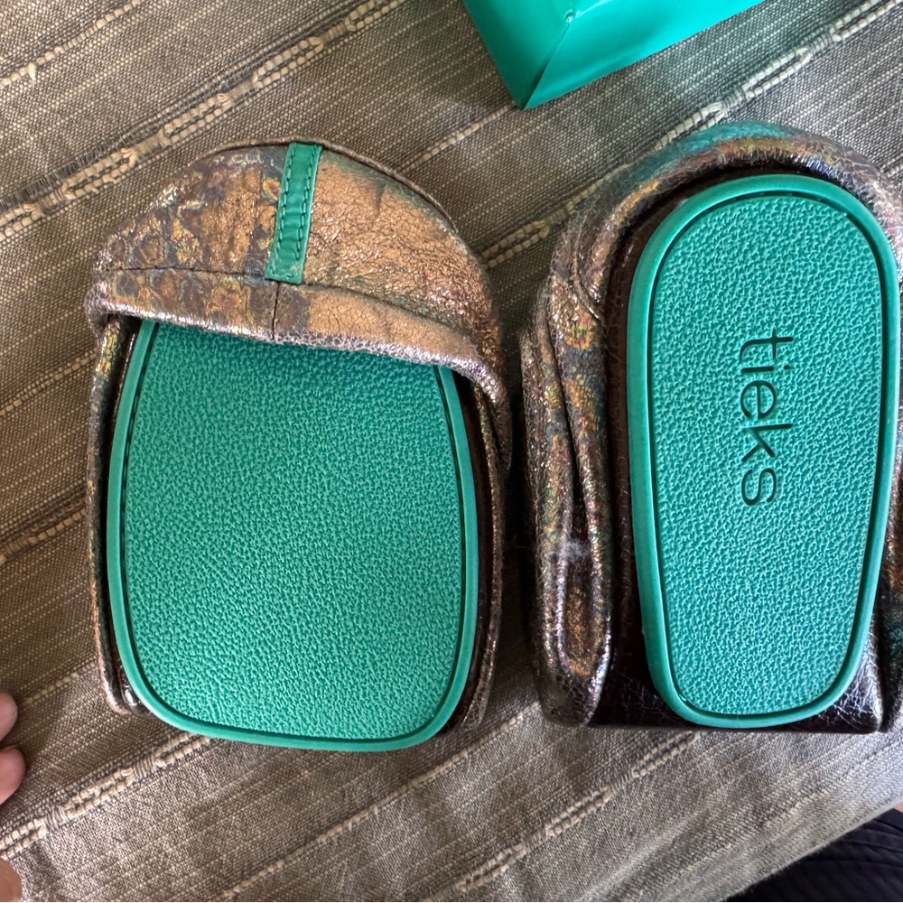 NEW Tieks Love Potion Limited Edition Sz 9, Never Worn - Picture 7 of 14